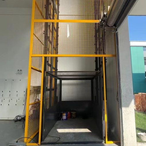 清流导轨式升降机助力物流园破解运输难题